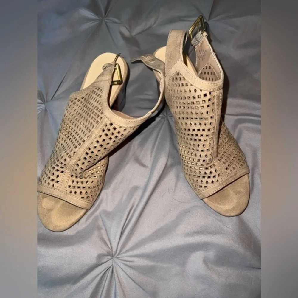 Unisa Tan Woven open toed heels size 8.5